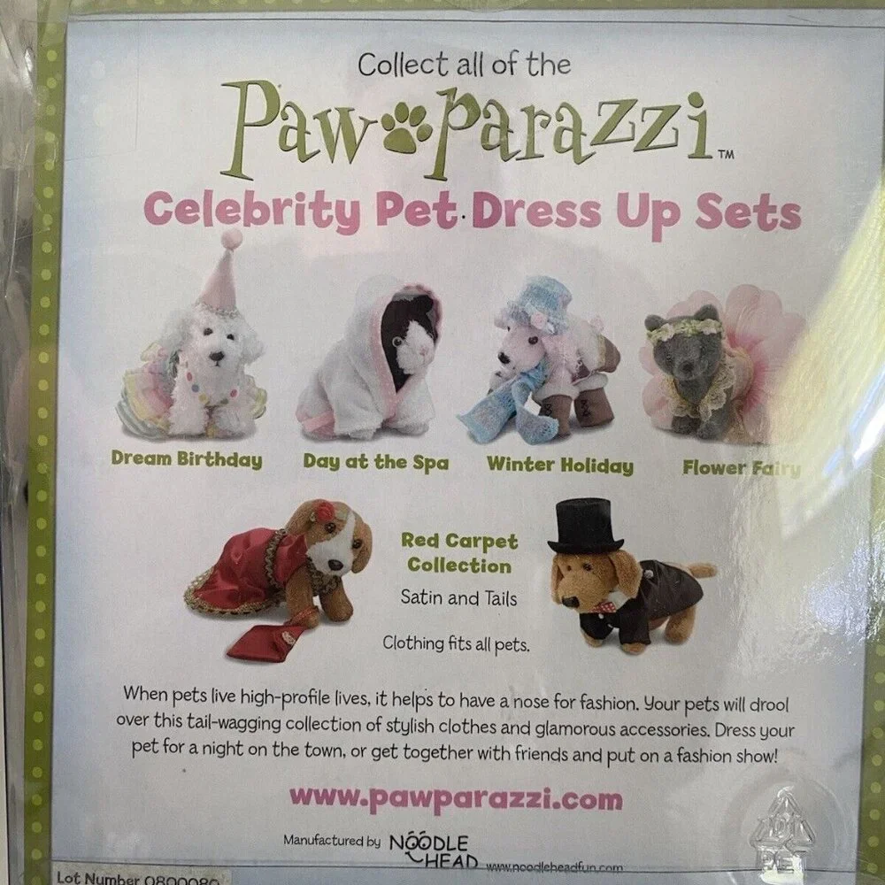 Rare Retired Paw Parazzi Celebrity‎ Pet Dress Up Winter Holiday Clothes Set NEW